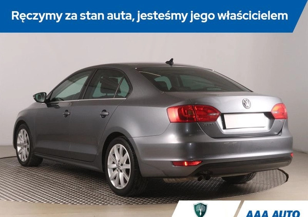 Volkswagen Jetta cena 40000 przebieg: 121094, rok produkcji 2013 z Działoszyn małe 326